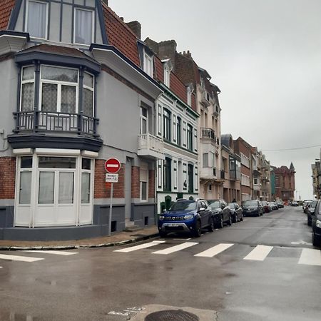meublé saisonnier plage 200 m Dunkirk Extérieur photo